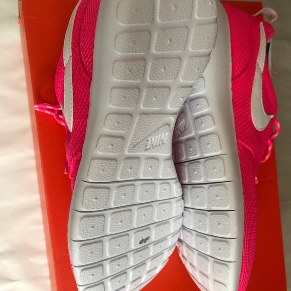 Nike roshe one Gs Pink blast/white(youth) - Picture 3 of 4
